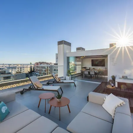 New # Luxury Penthouse By Alzira Appartement