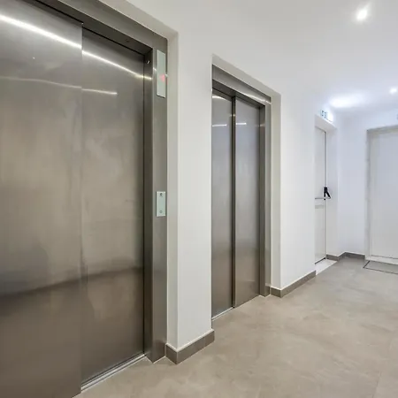 New # Luxury Penthouse By Alzira Appartement *