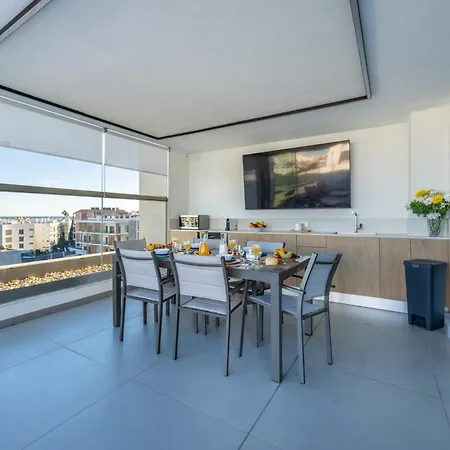 New # Luxury Penthouse By Alzira Apartment
