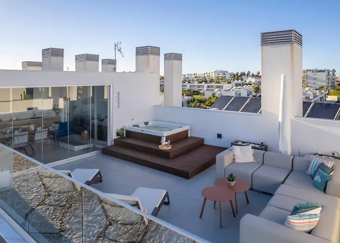 Luxury Penthouse By Alzira Apartment *