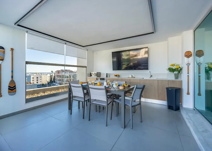 Luxury Penthouse By Alzira Apartment